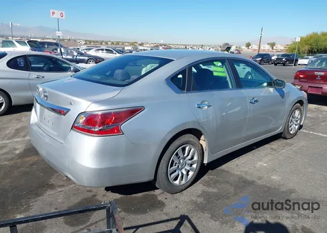 2015 Nissan Altima 2.5/2.5 S/2.5 Sl/2.5 Sv z USA, uszkodzony, nr VIN 1N4AL3AP0FC415549
